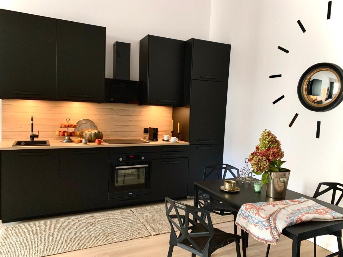 Black Velvet Apartment Красков Екстериор снимка